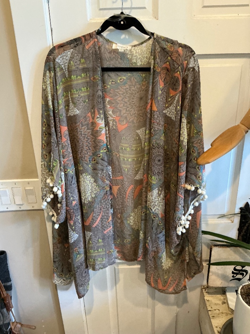 Umgee lightweight wrap with bohemian vibes!  Plus size 1xl